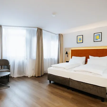 Zwoelf87 Hotel 3*