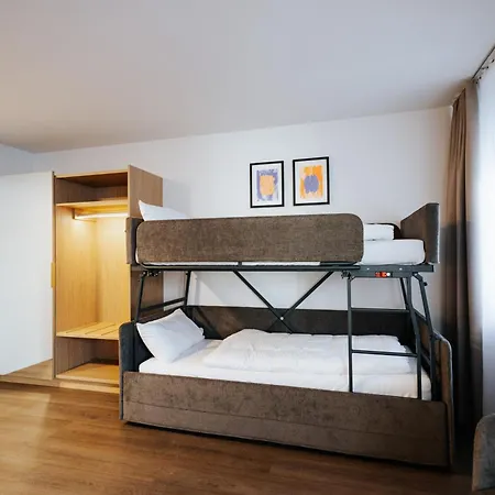 Zwoelf87 Hotel