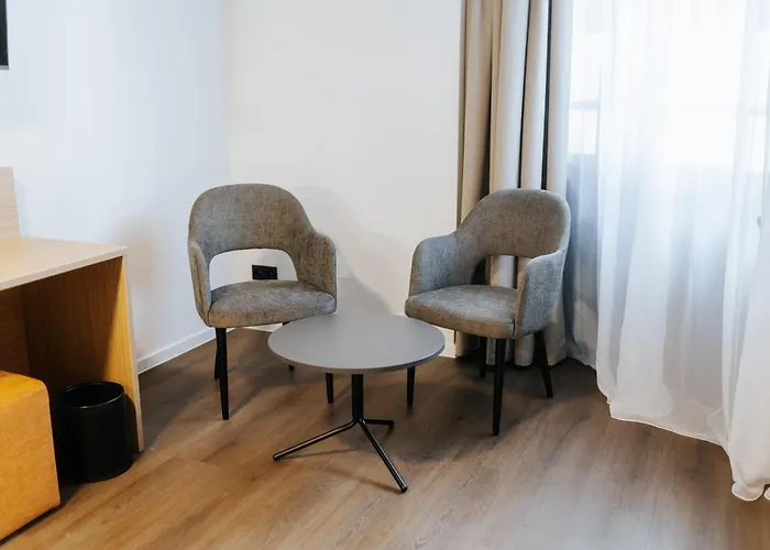 Zwoelf87 Ravensbourg