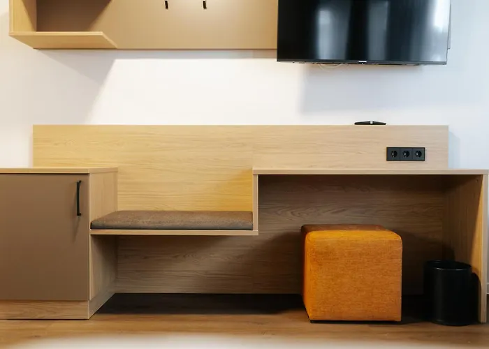 Zwoelf87 Ravensbourg